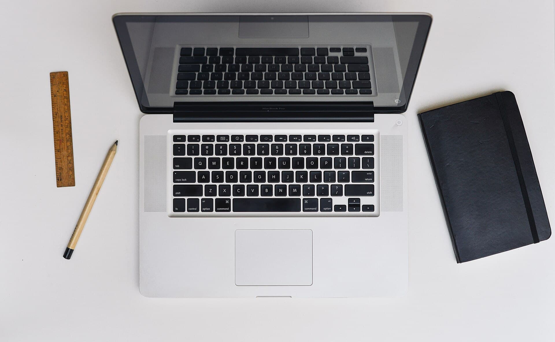 Laptop displaying a hosted virtual desktop workspace